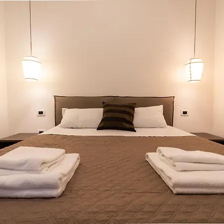 Maison Maneli 4* ローマ